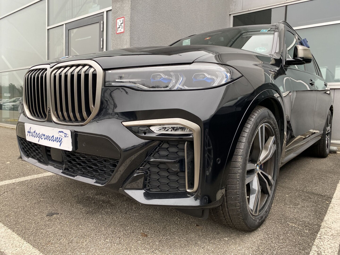 BMW X7 M50d 400PS LASER SKY-Lounge 7мест З Німеччини (37763)