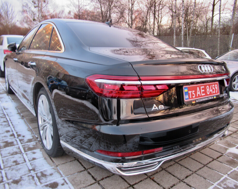 Audi A8  З Німеччини (39018)