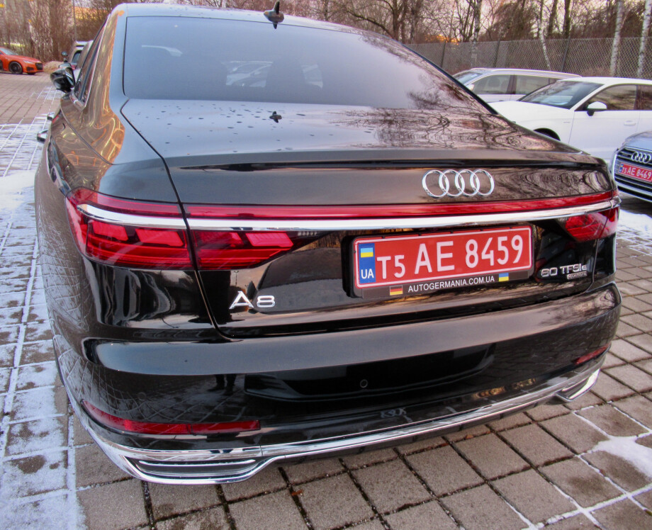 Audi A8  З Німеччини (39017)