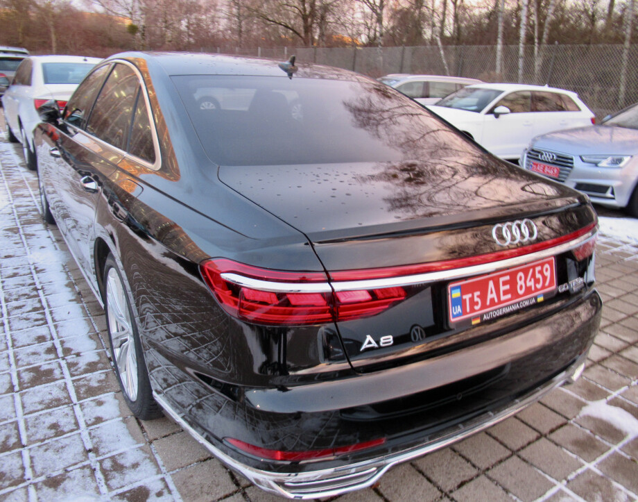 Audi A8  З Німеччини (39019)
