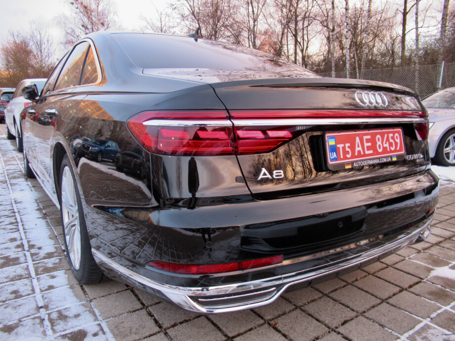 Audi A8  З Німеччини (39012)