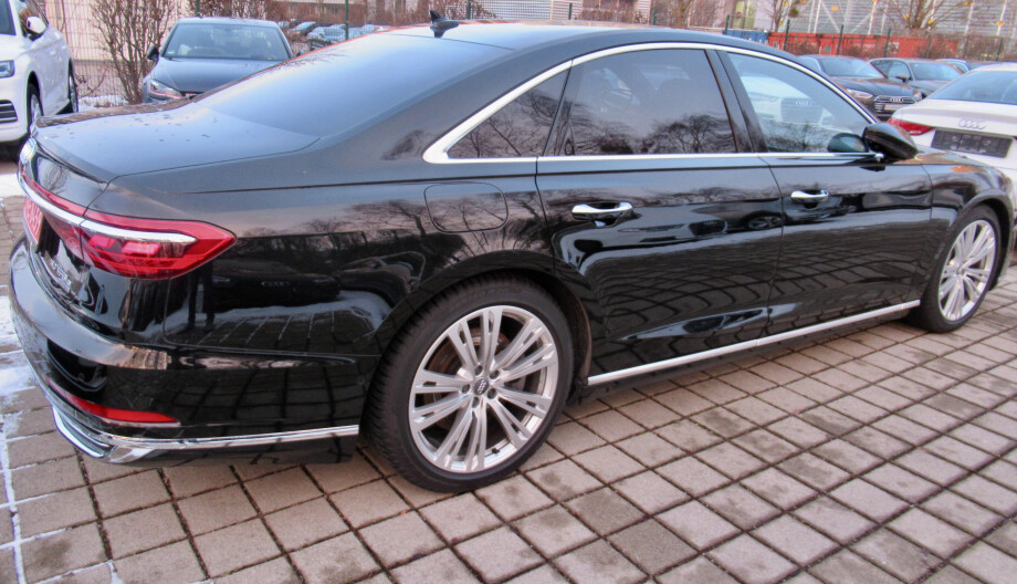Audi A8  З Німеччини (39029)