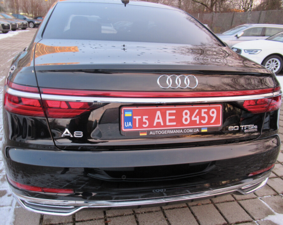 Audi A8  З Німеччини (39024)