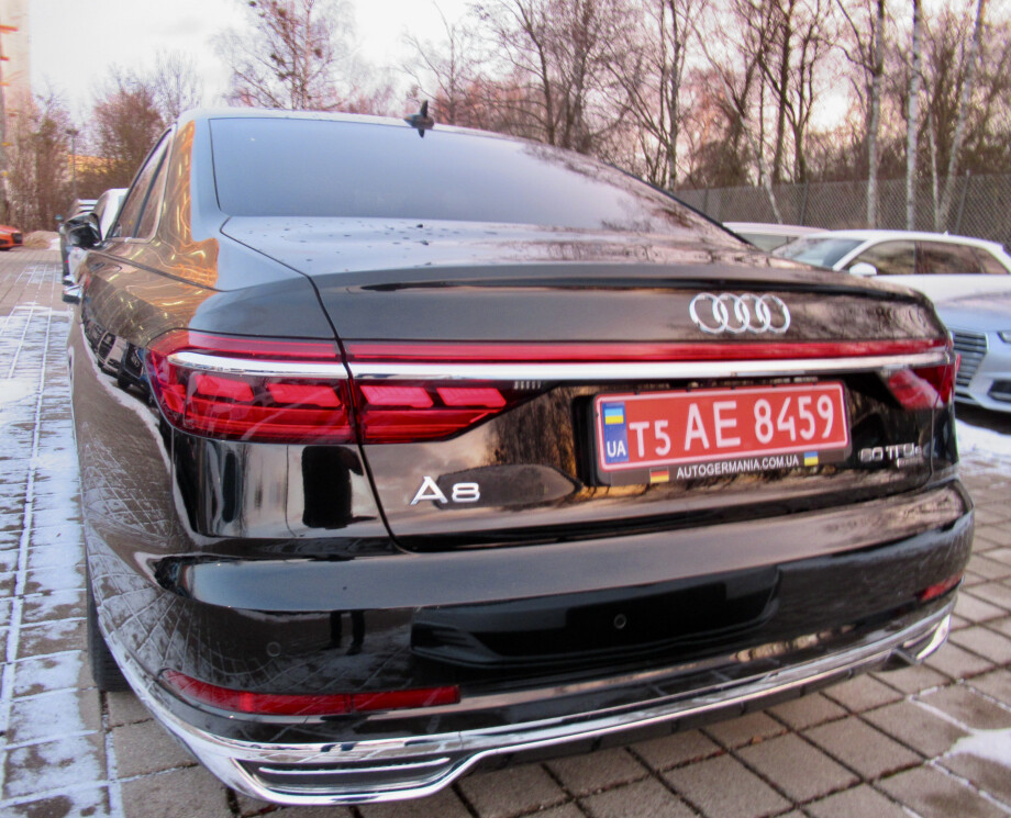 Audi A8  З Німеччини (39020)