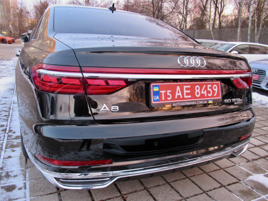 Audi A8  З Німеччини (39031)