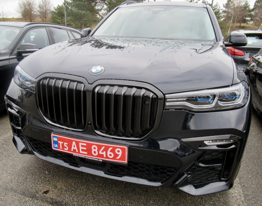 BMW X7 M50d 400PS xDrive BlackPaket 7мест З Німеччини (39595)