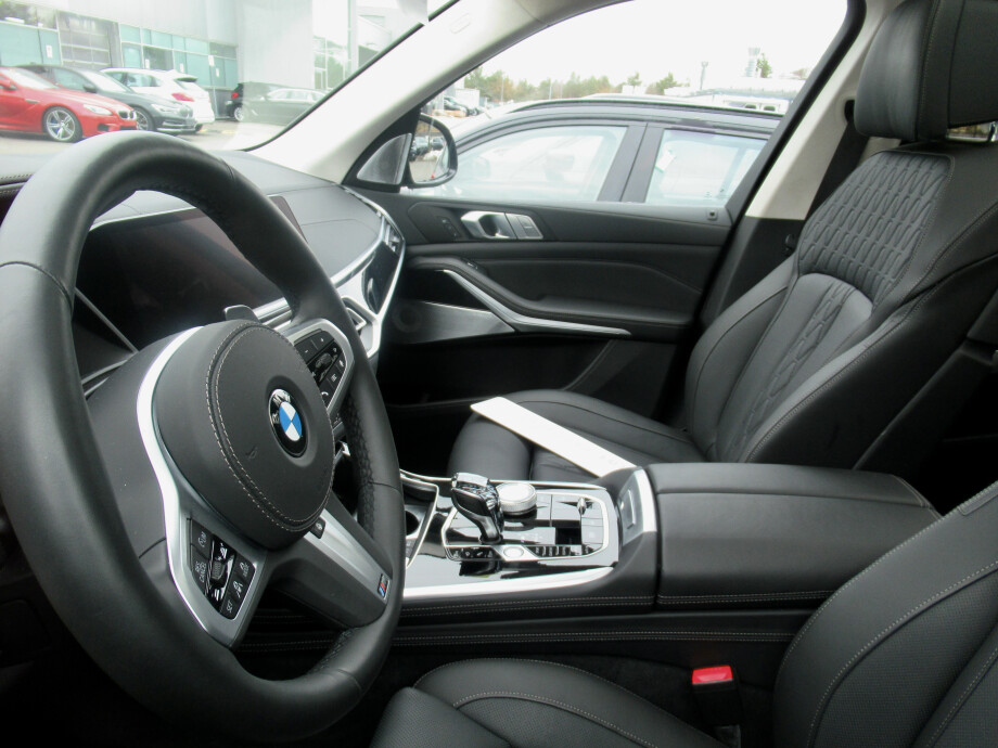 BMW X7 M50d 400PS xDrive BlackPaket 7мест З Німеччини (39599)