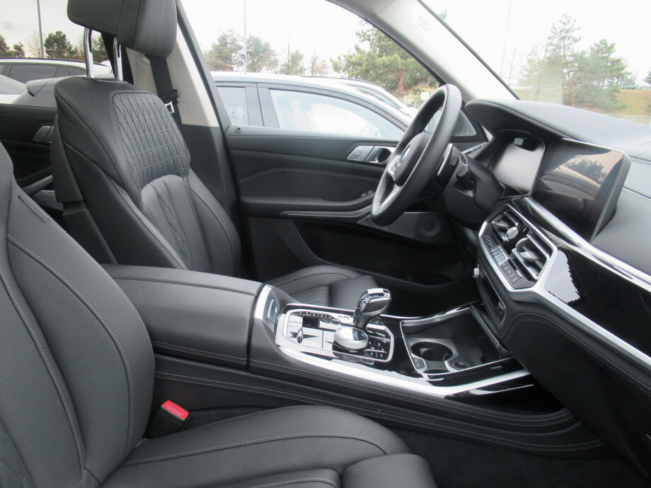 BMW X7 M50d 400PS xDrive BlackPaket 7мест З Німеччини (39612)
