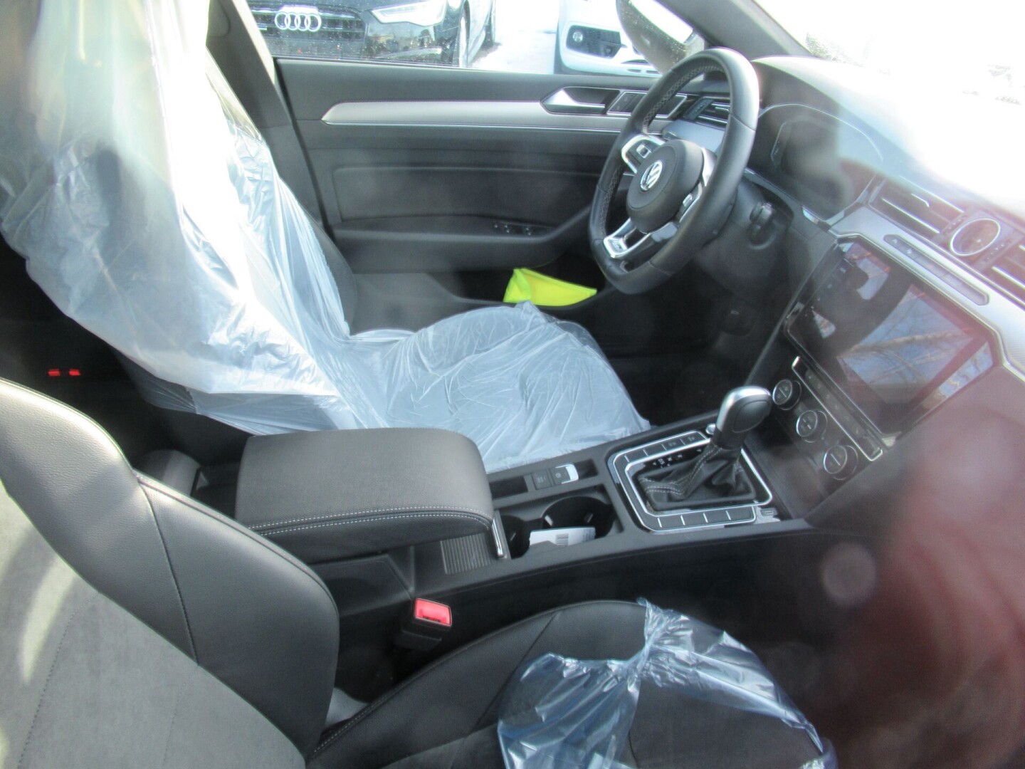VW Arteon 2.0TDI 240PS 4Motion DSG R-Line Из Германии (44133)