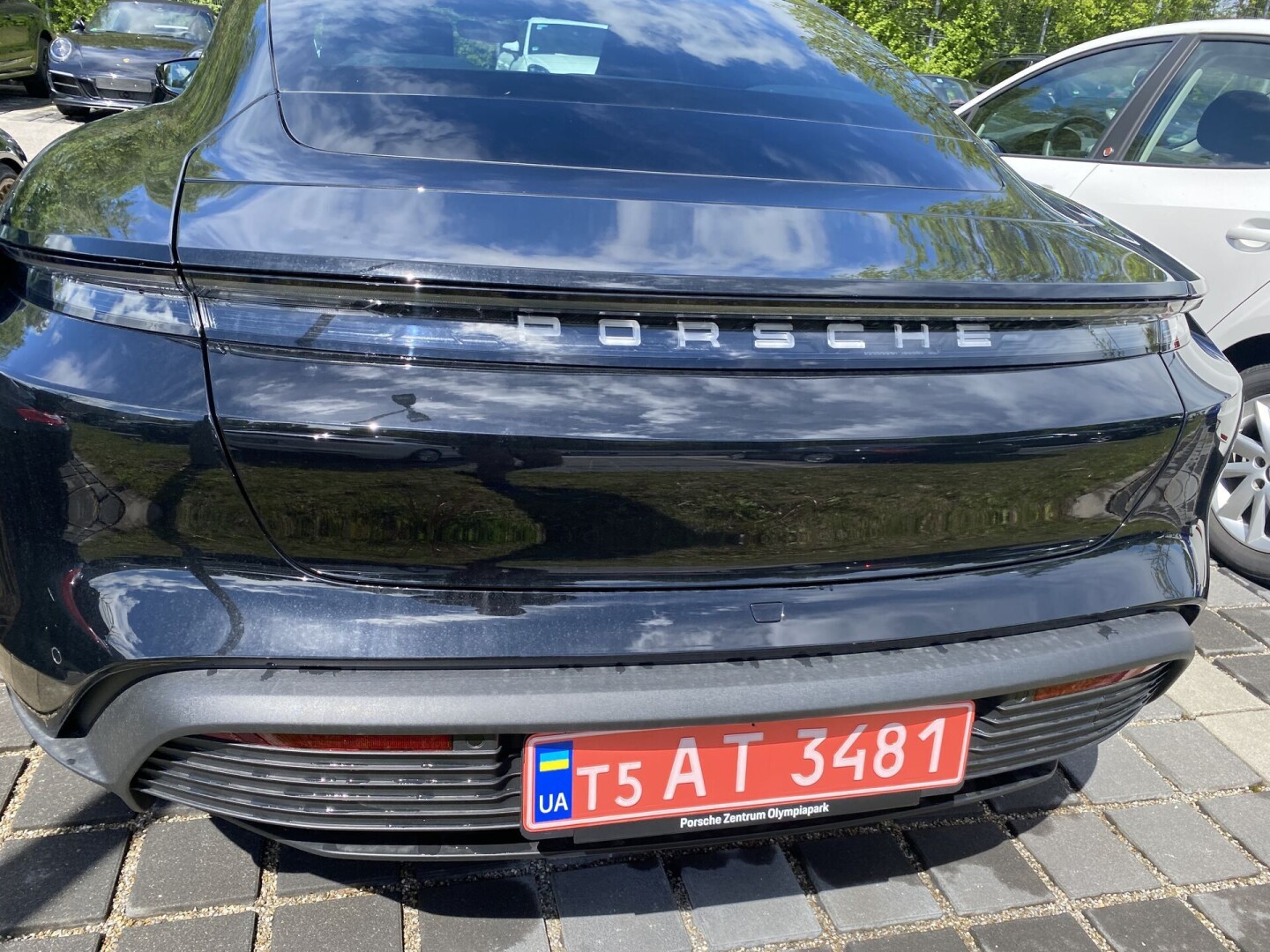 Porsche Taycan Turbo Matrix 625PS З Німеччини (48031)