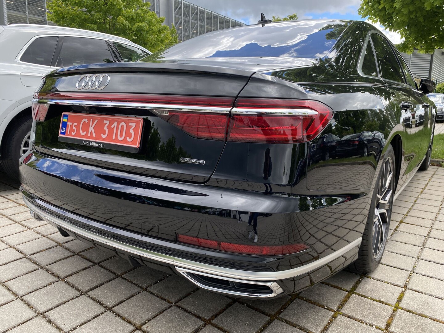 Audi A8 50TDI 286PS Quattro Long Matrix  З Німеччини (48942)