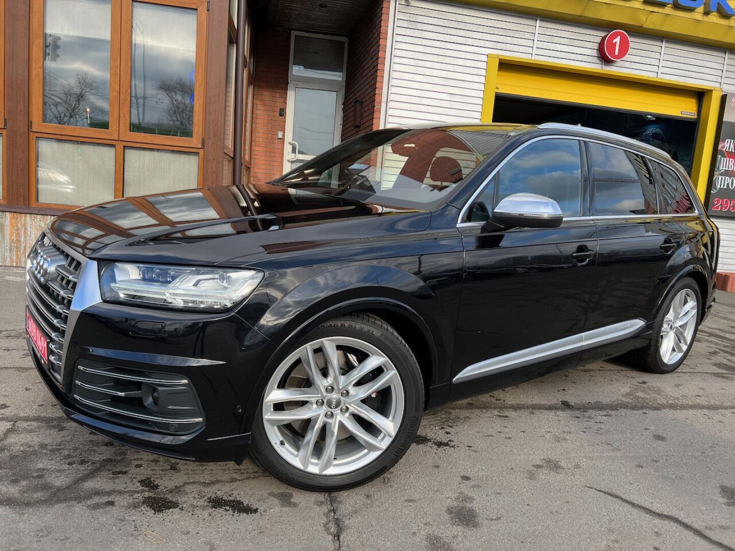 Audi SQ7 4.0TDI 435PS Matrix Bose 7местный З Німеччини (66551)