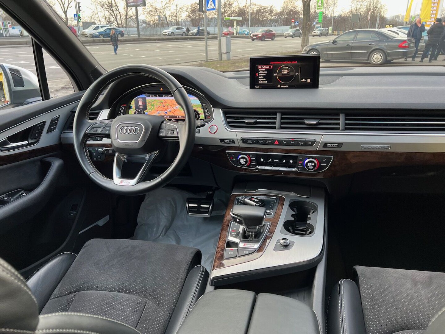Audi SQ7 4.0TDI 435PS Matrix Bose 7местный З Німеччини (66579)