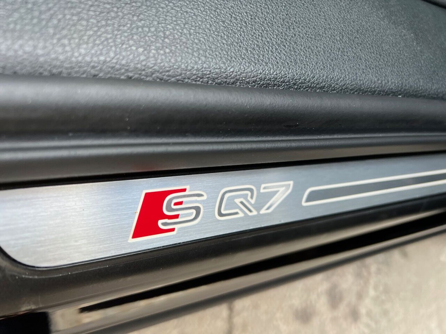 Audi SQ7 4.0TDI 435PS Matrix Bose 7местный З Німеччини (66589)