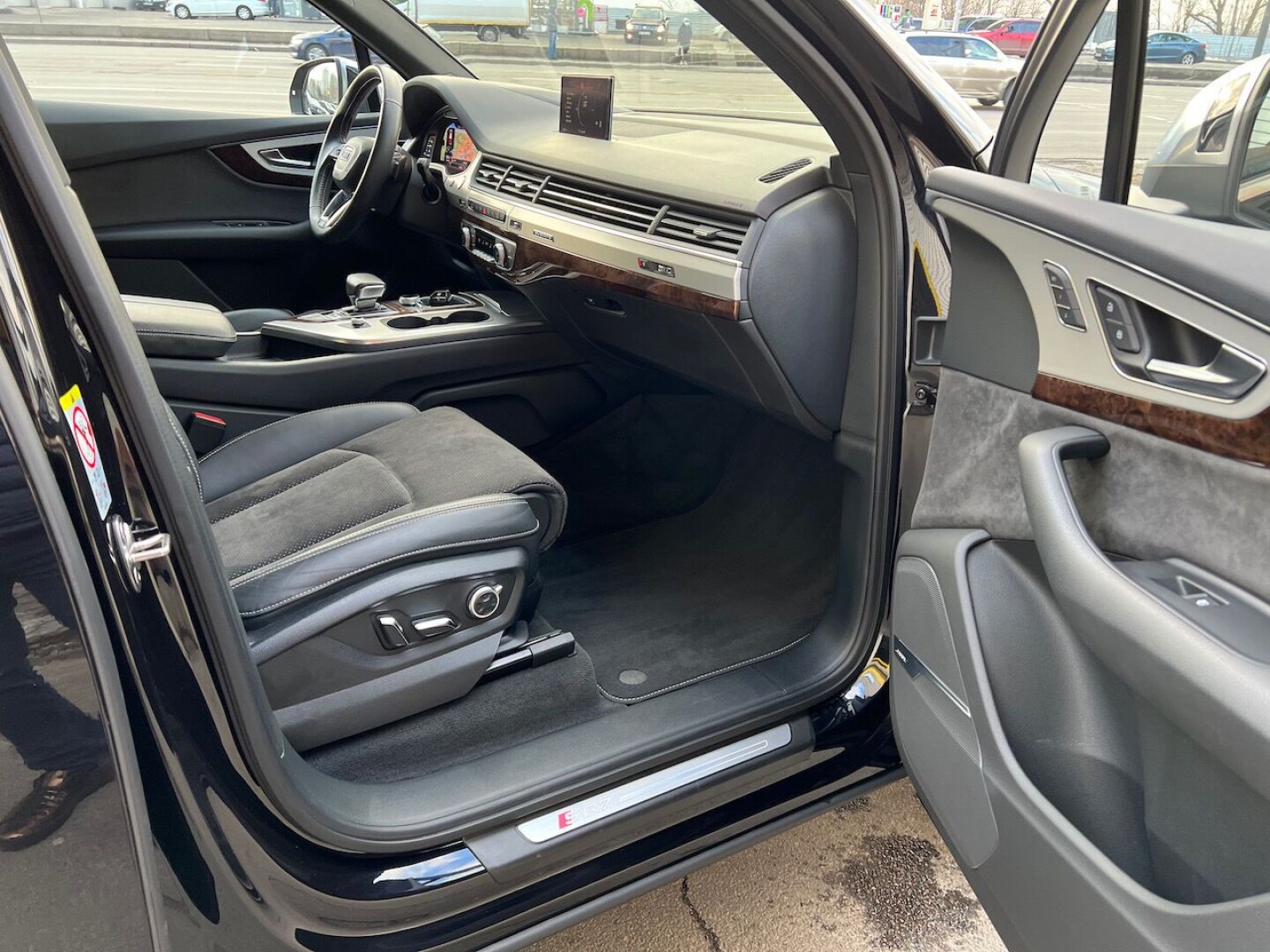 Audi SQ7 4.0TDI 435PS Matrix Bose 7местный З Німеччини (66591)