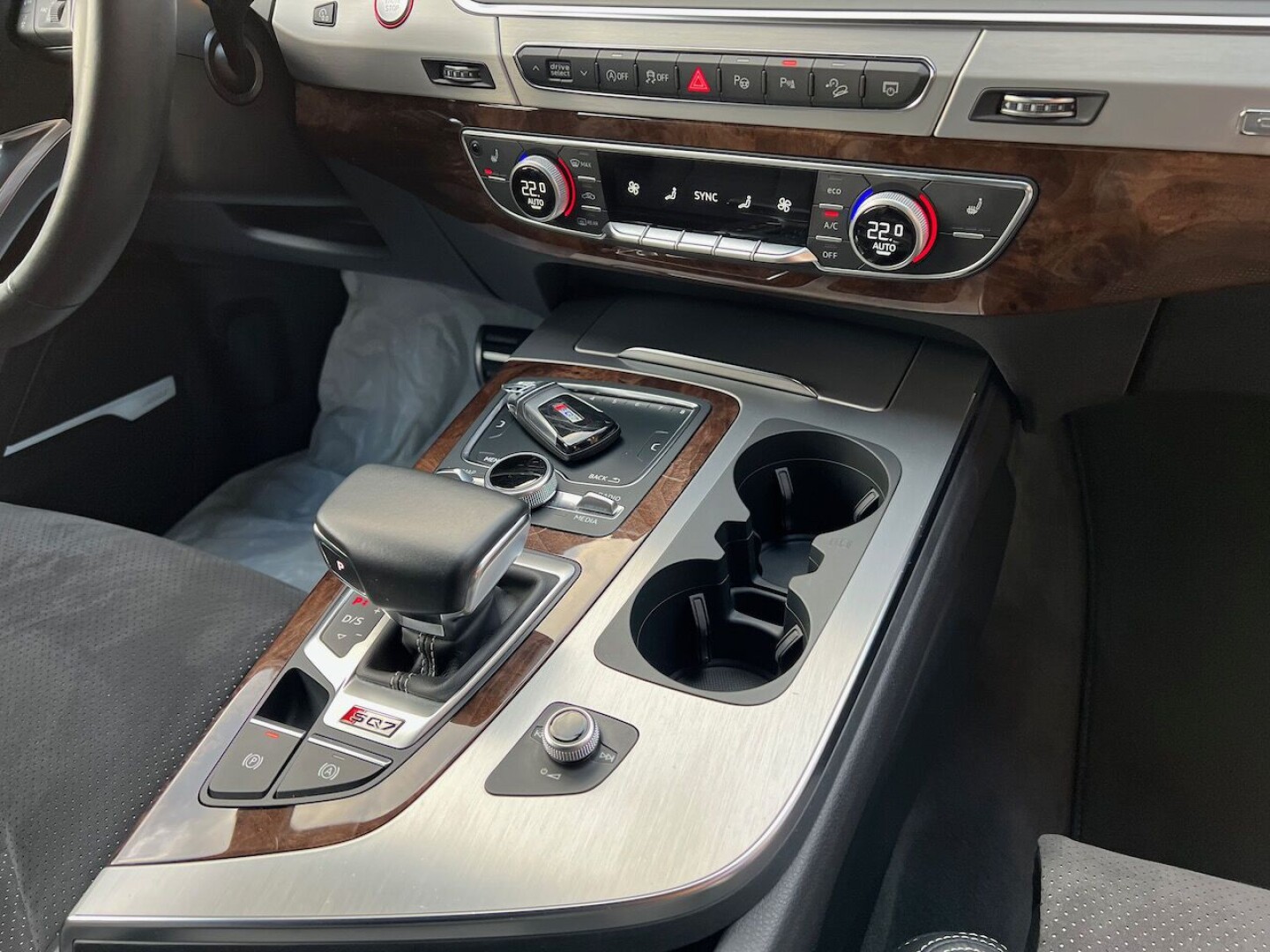 Audi SQ7 4.0TDI 435PS Matrix Bose 7местный З Німеччини (66584)
