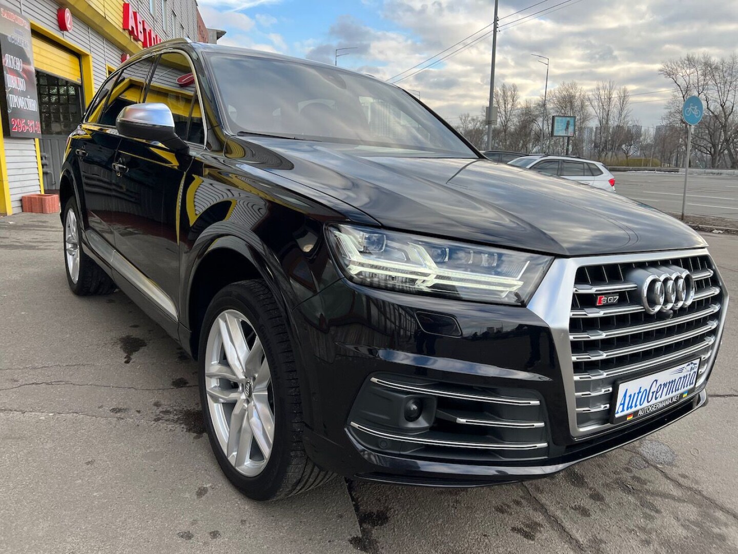 Audi SQ7 4.0TDI 435PS Matrix Bose 7местный З Німеччини (66611)