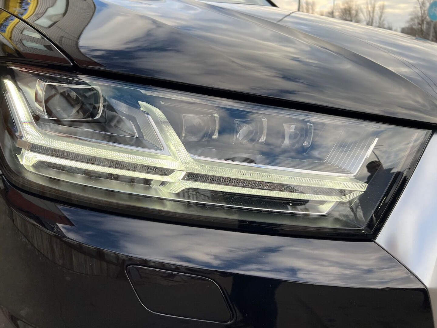 Audi SQ7 4.0TDI 435PS Matrix Bose 7местный З Німеччини (66616)
