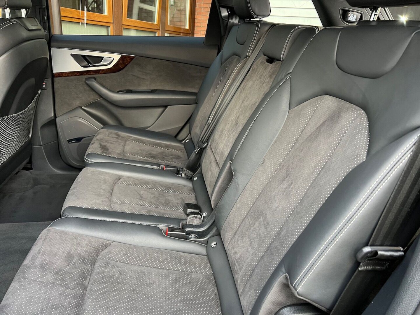 Audi SQ7 4.0TDI 435PS Matrix Bose 7местный З Німеччини (66564)