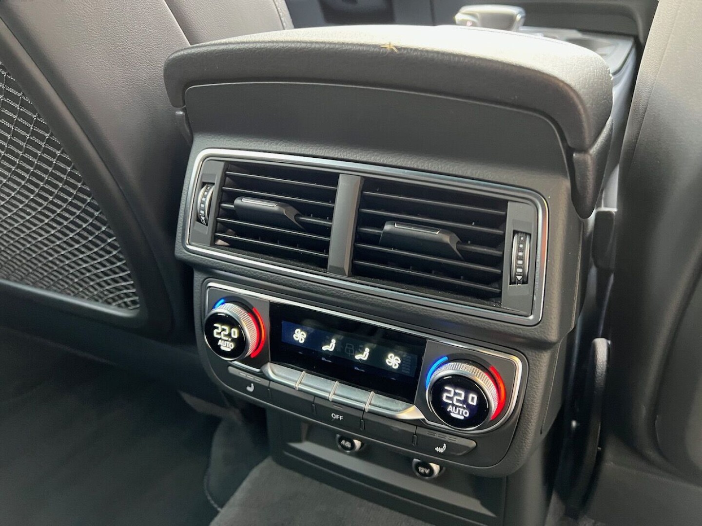 Audi SQ7 4.0TDI 435PS Matrix Bose 7местный З Німеччини (66578)