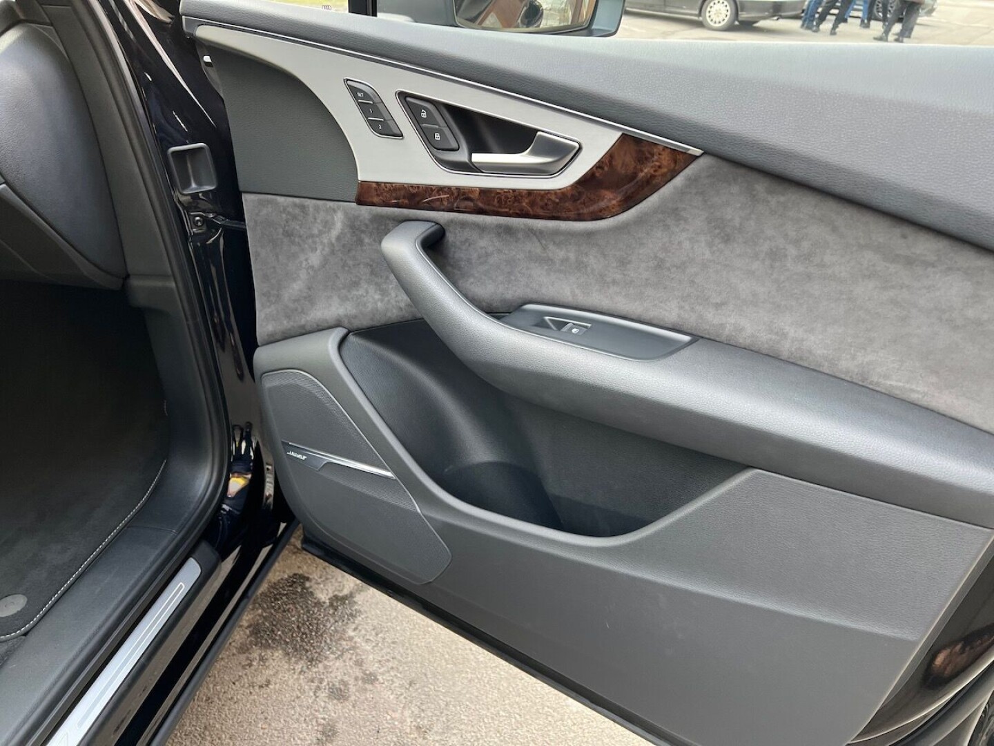 Audi SQ7 4.0TDI 435PS Matrix Bose 7местный З Німеччини (66588)