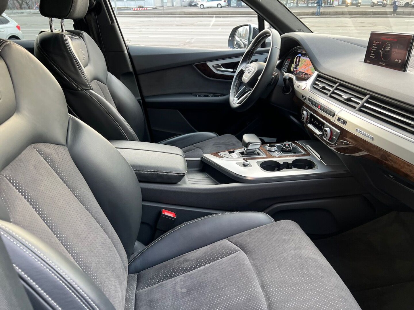 Audi SQ7 4.0TDI 435PS Matrix Bose 7местный З Німеччини (66582)