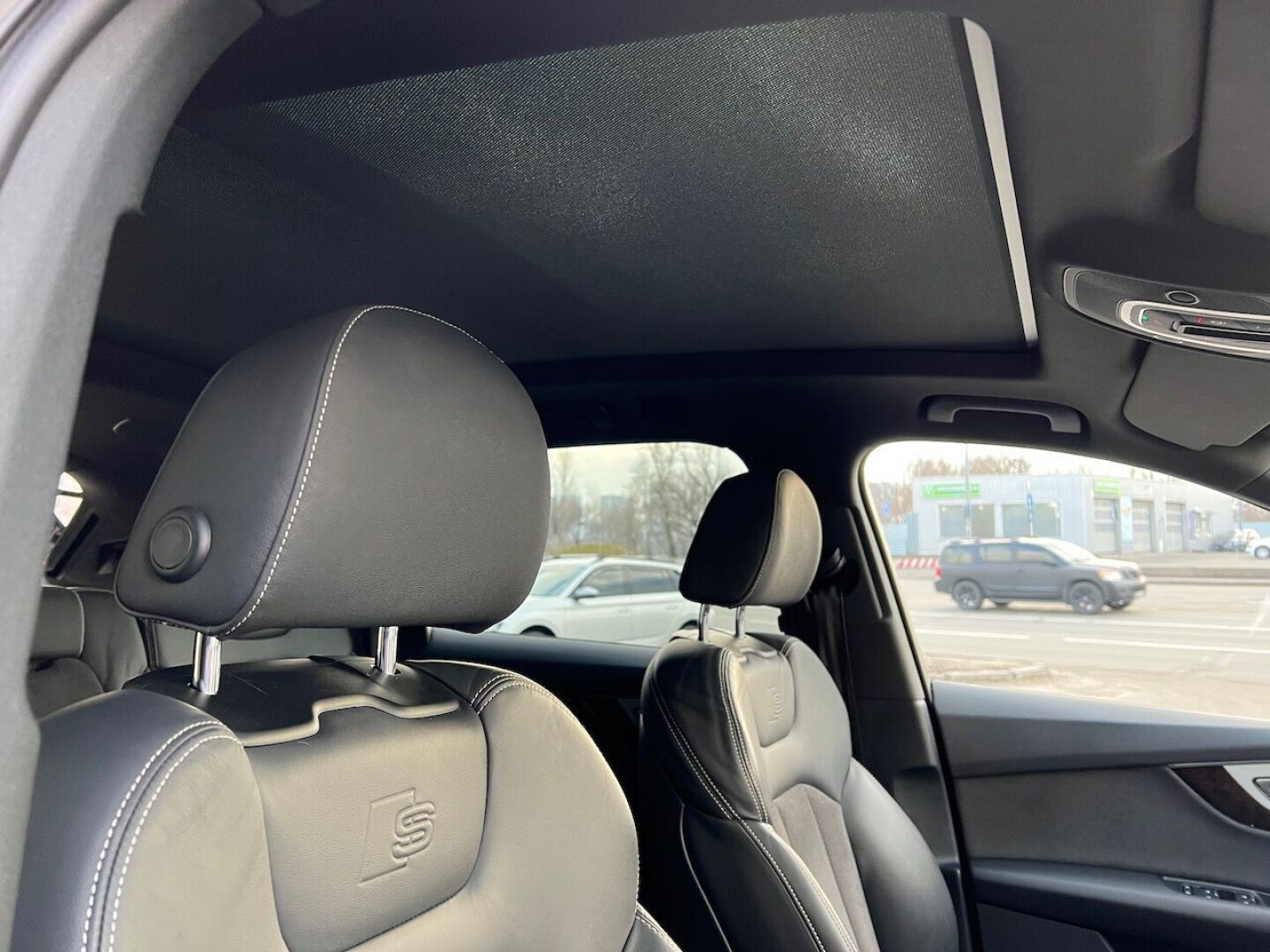 Audi SQ7 4.0TDI 435PS Matrix Bose 7местный З Німеччини (66590)