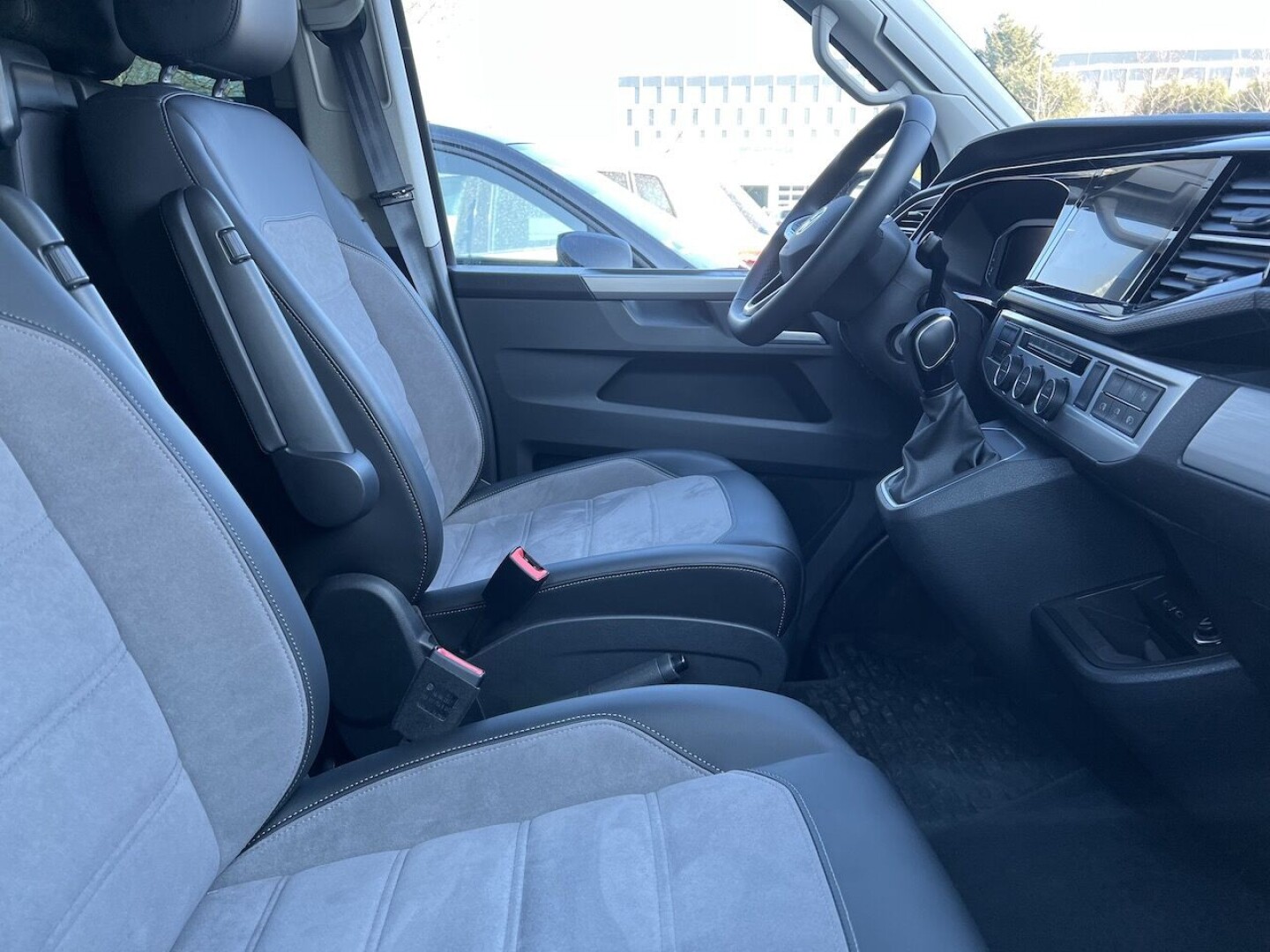 VW Multivan T6.1 California Beach 2.0 TDI 204PS DSG 4Motion З Німеччини (68914)