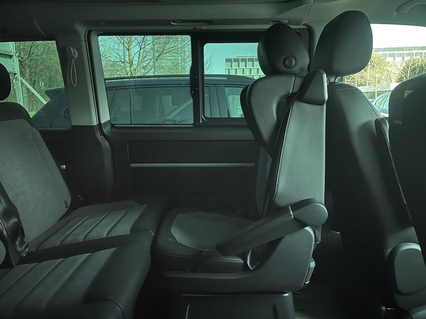 VW Multivan T6.1 California Beach 2.0 TDI 204PS DSG 4Motion З Німеччини (68915)