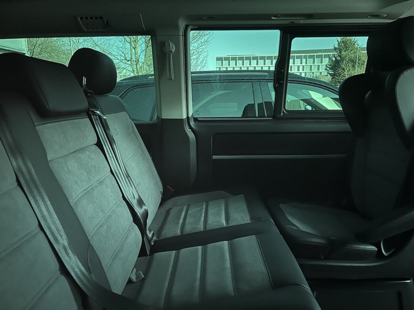 VW Multivan T6.1 California Beach 2.0 TDI 204PS DSG 4Motion З Німеччини (68916)