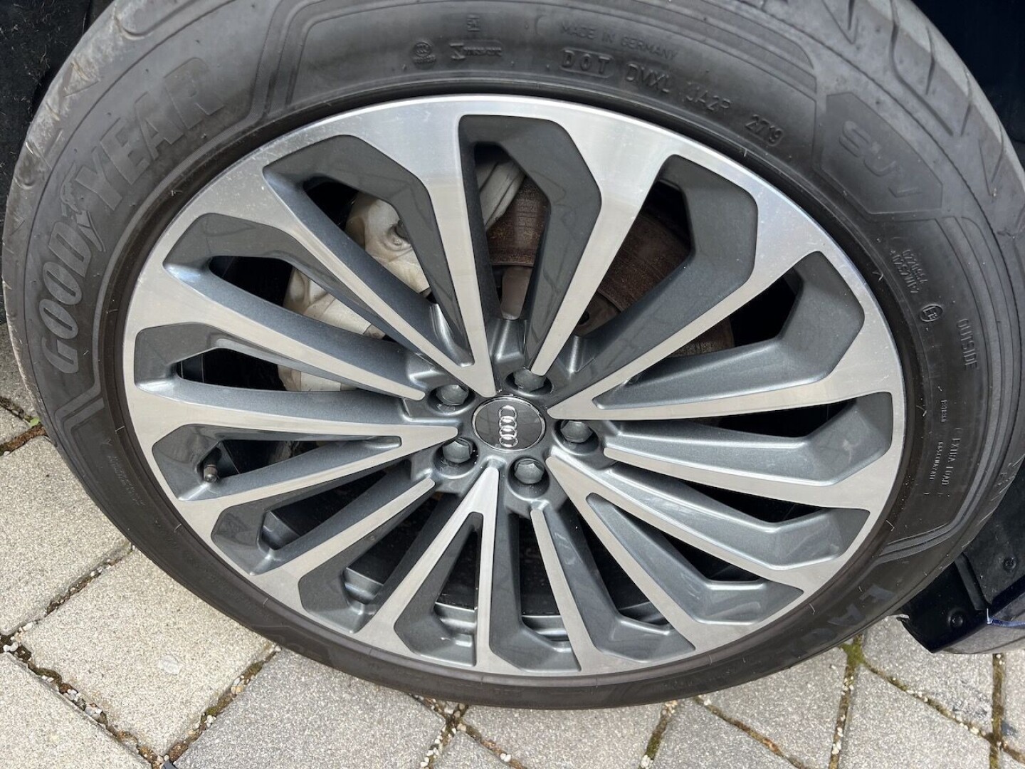 Audi e-tron 55 Quattro 408PS З Німеччини (71112)