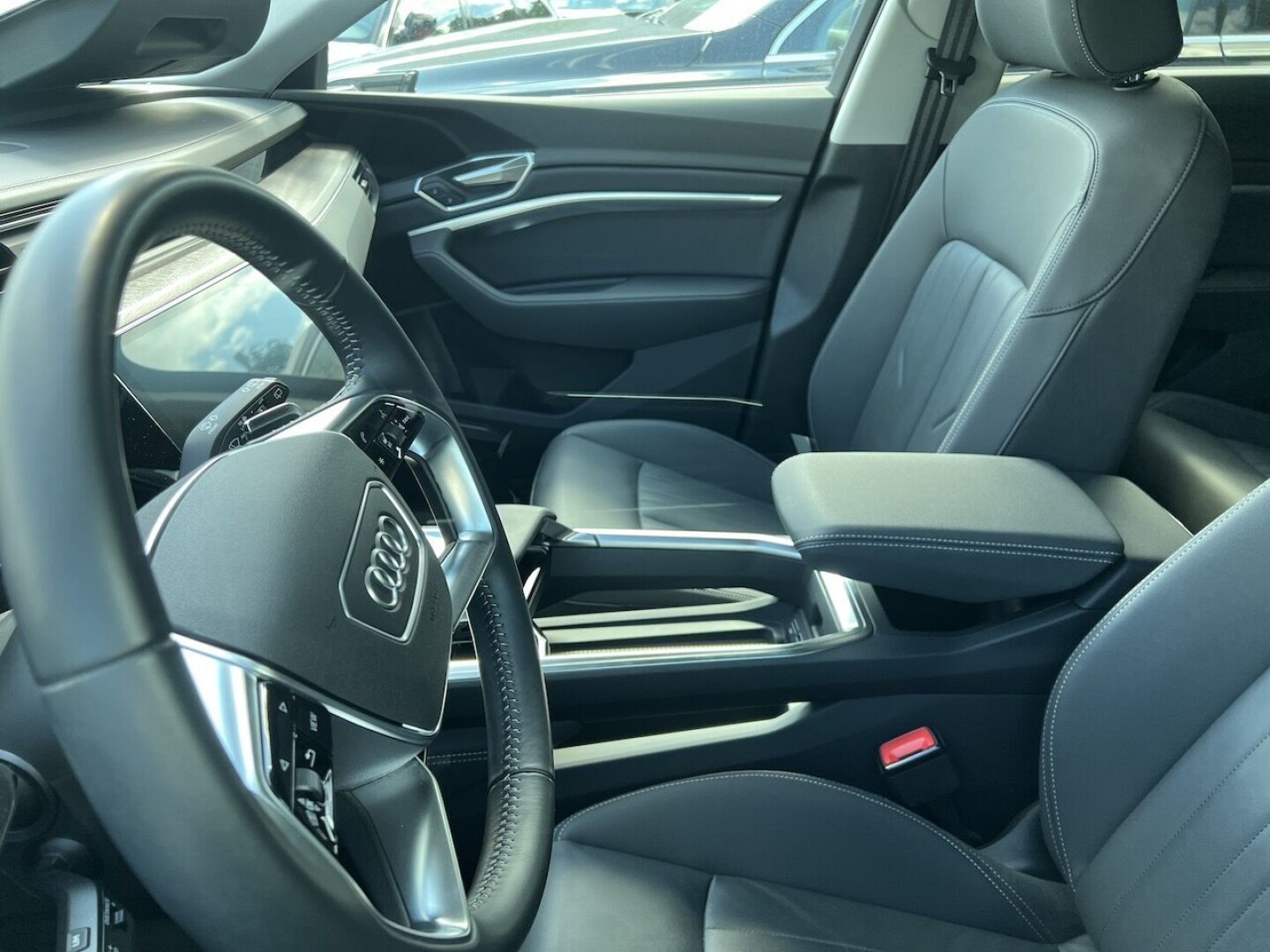 Audi e-tron 55 Quattro 408PS З Німеччини (71100)