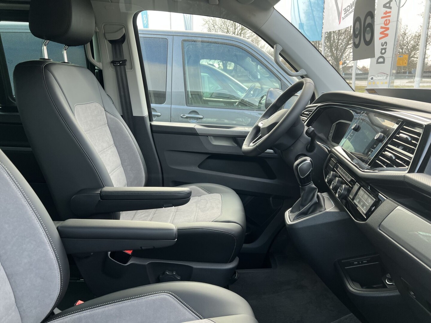 VW Multivan 2.0TDI (204PS) Highline 4Motion DSG З Німеччини (81747)