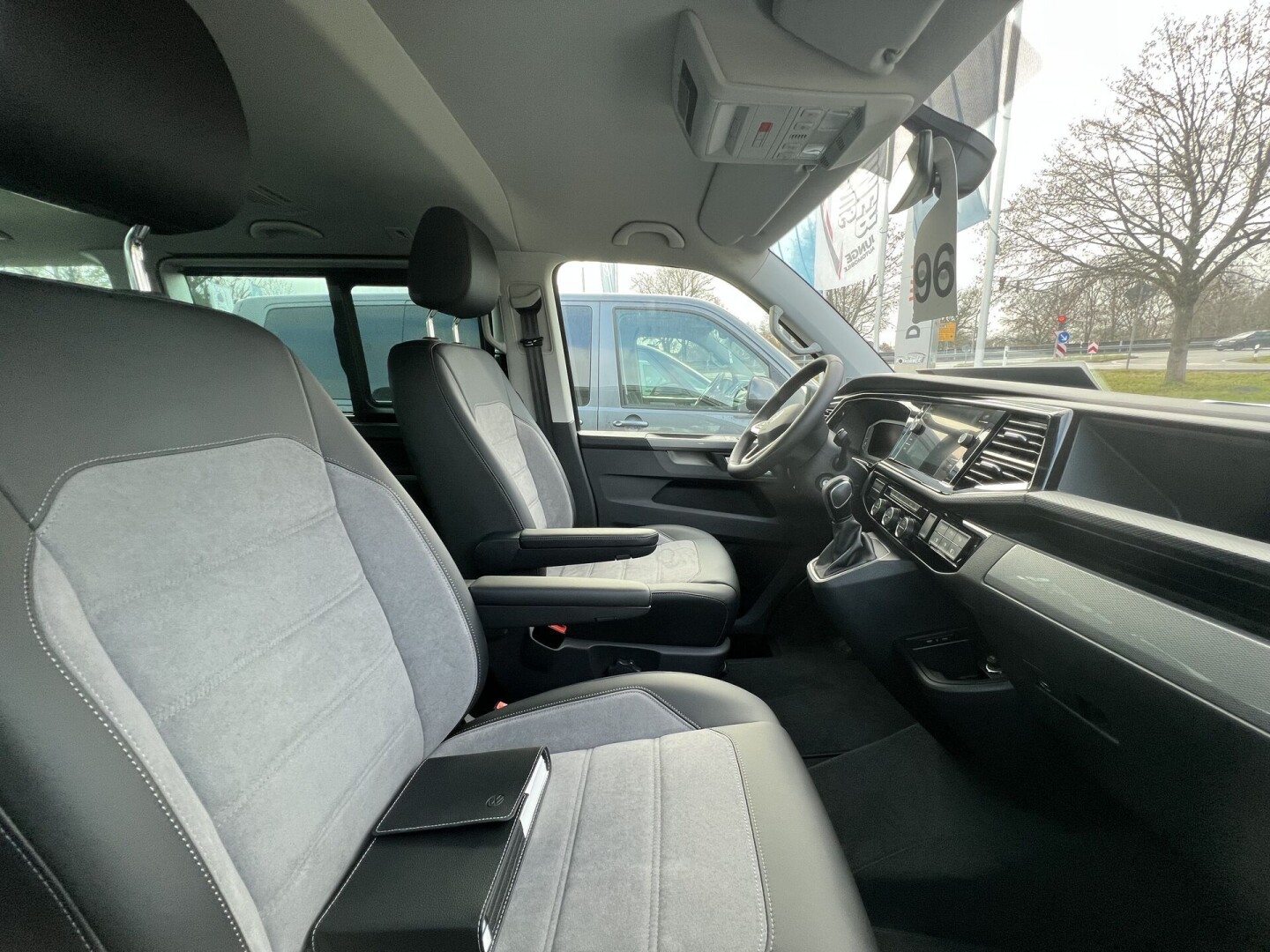 VW Multivan 2.0TDI (204PS) Highline 4Motion DSG З Німеччини (81748)