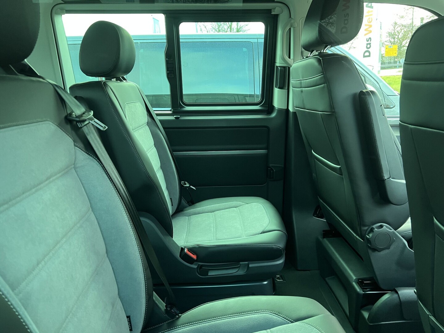 VW Multivan 2.0TDI (204PS) Highline 4Motion DSG З Німеччини (81738)
