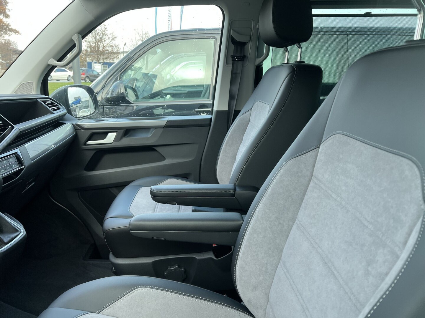 VW Multivan 2.0TDI (204PS) Highline 4Motion DSG З Німеччини (81744)