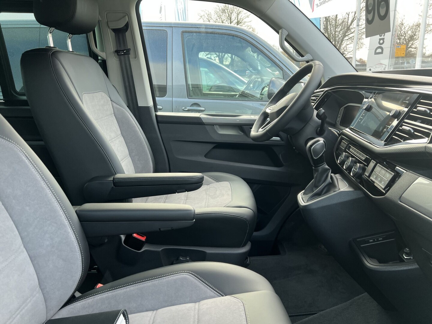 VW Multivan 2.0TDI (204PS) Highline 4Motion DSG З Німеччини (81751)