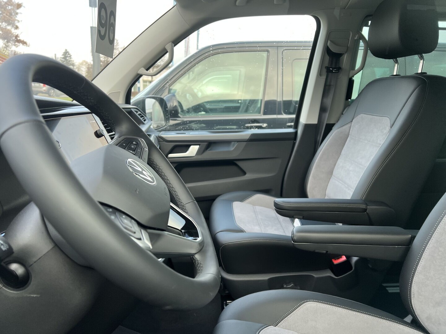 VW Multivan 2.0TDI (204PS) Highline 4Motion DSG З Німеччини (81742)