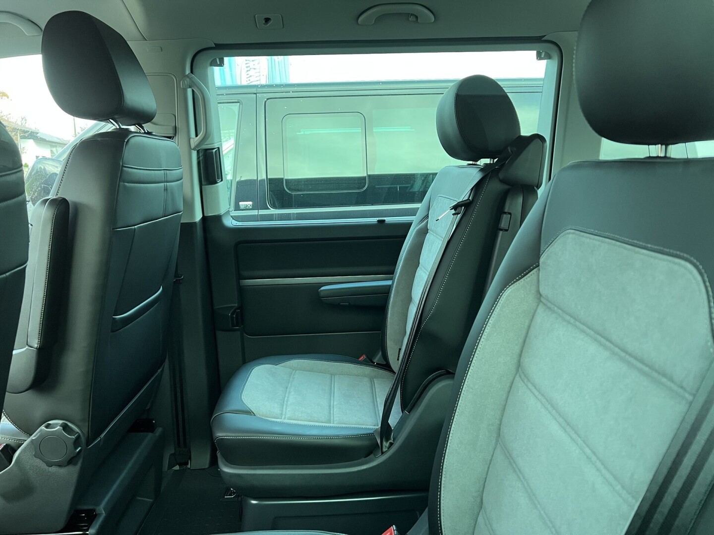 VW Multivan 2.0TDI (204PS) Highline 4Motion DSG З Німеччини (81739)