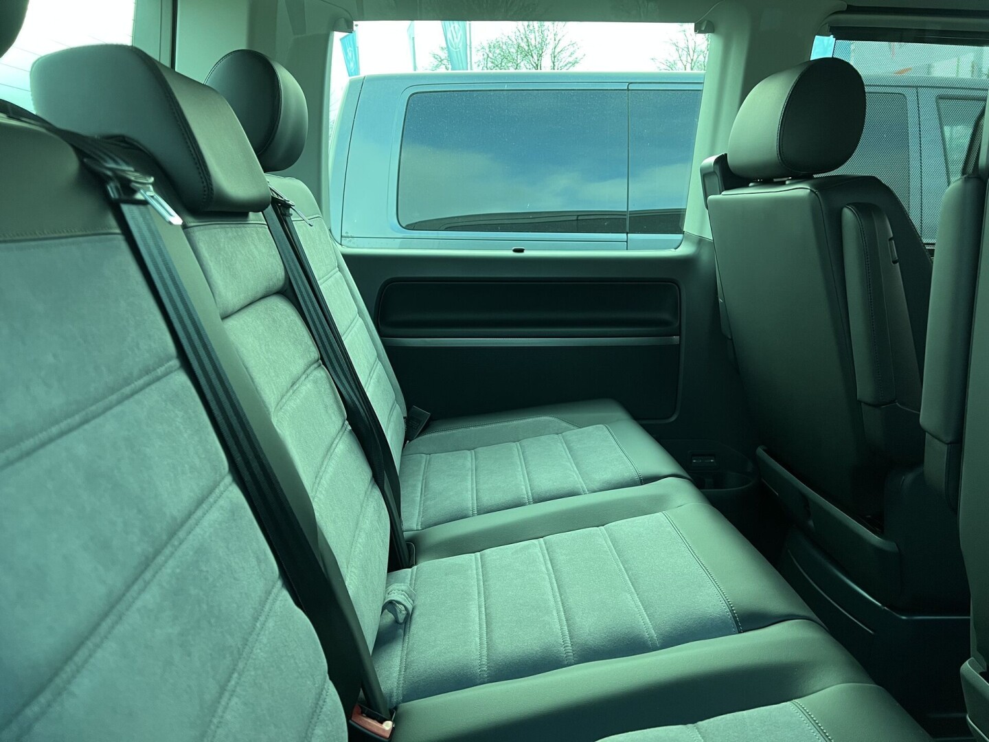 VW Multivan 2.0TDI (204PS) Highline 4Motion DSG З Німеччини (81746)