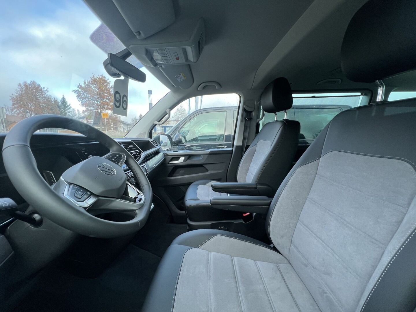 VW Multivan 2.0TDI (204PS) Highline 4Motion DSG З Німеччини (81741)