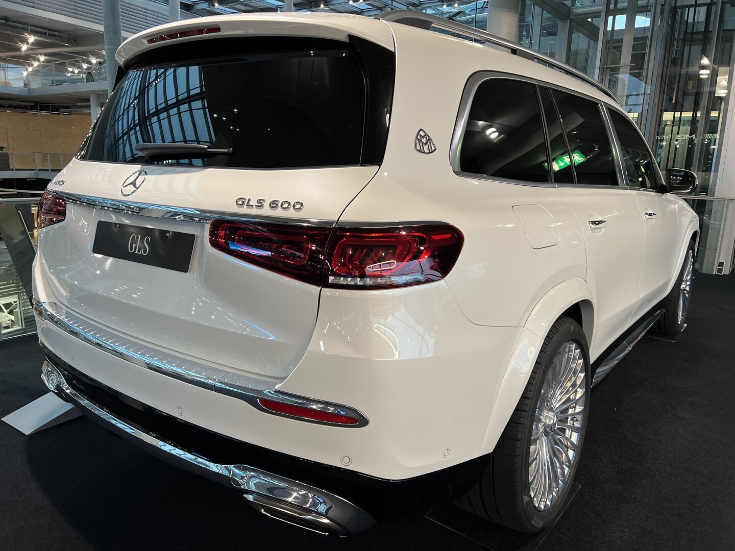 Mercedes-Benz GLS 600 Maybach 557PS 4Matic E-Active Body Control З Німеччини (83094)