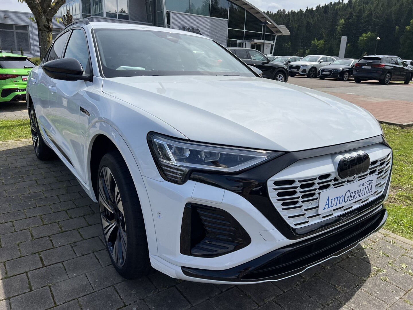 Audi Q8 55 e-tron Sportback 408PS S-Line  З Німеччини (97267)