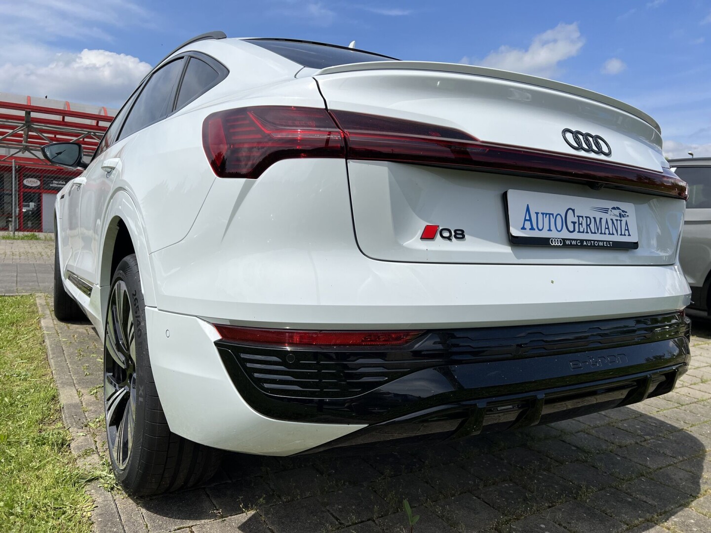 Audi Q8 55 e-tron Sportback 408PS S-Line  З Німеччини (97241)