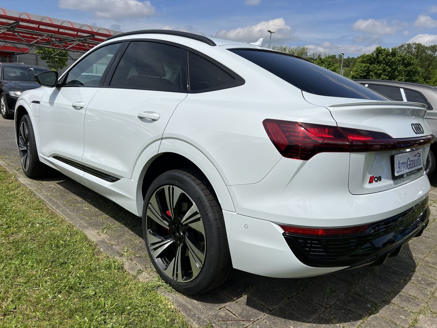 Audi Q8 55 e-tron Sportback 408PS S-Line  З Німеччини (97240)