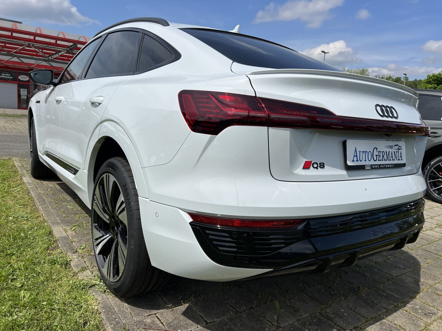 Audi Q8 55 e-tron Sportback 408PS S-Line  З Німеччини (97242)