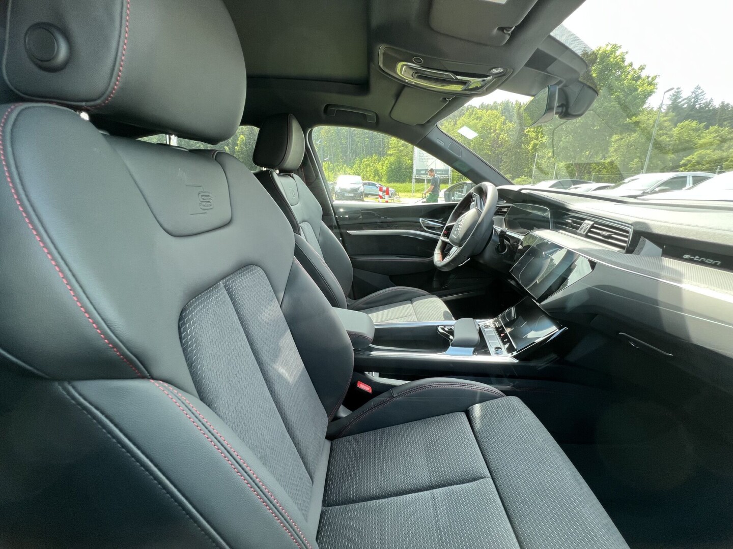 Audi Q8 55 e-tron Sportback 408PS S-Line  З Німеччини (97252)