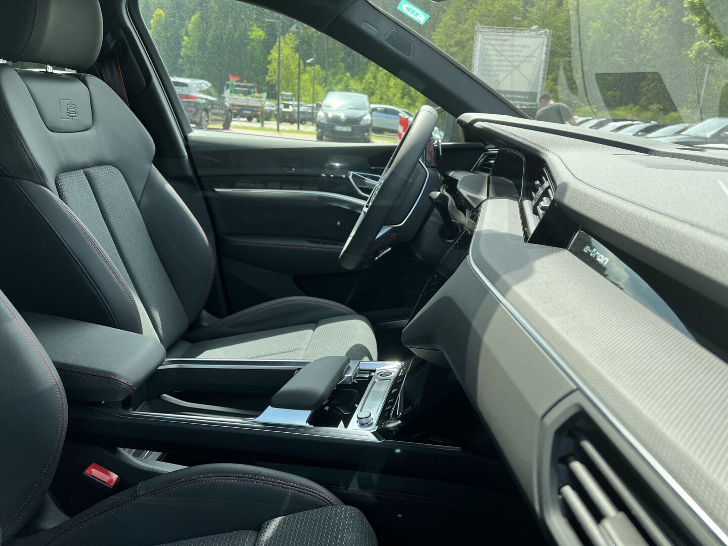 Audi Q8 55 e-tron Sportback 408PS S-Line  З Німеччини (97254)