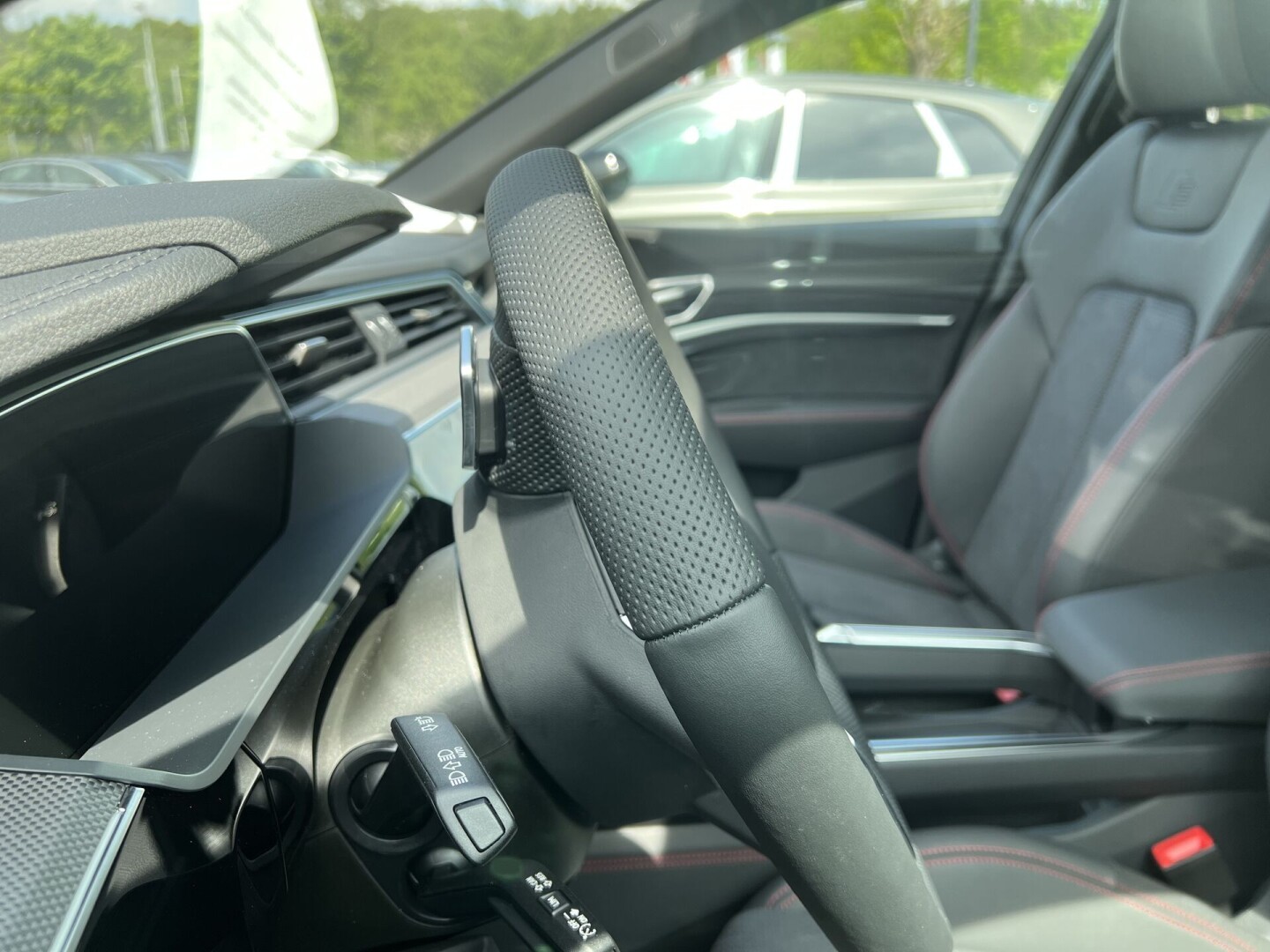Audi Q8 55 e-tron Sportback 408PS S-Line  З Німеччини (97234)