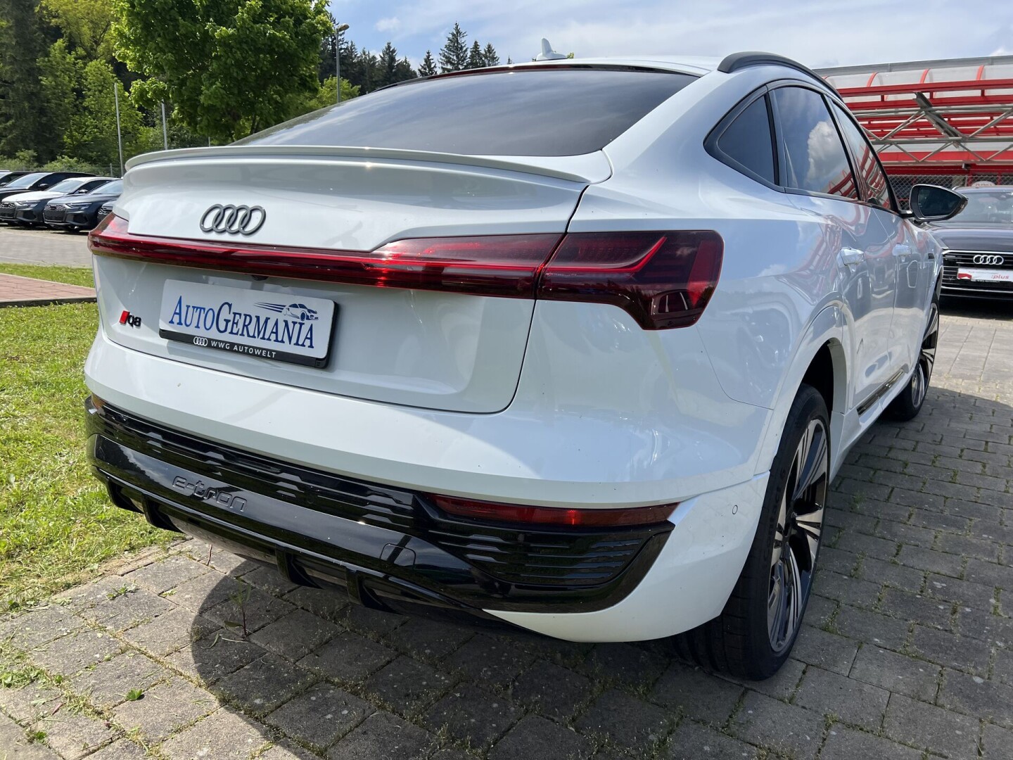 Audi Q8 55 e-tron Sportback 408PS S-Line  З Німеччини (97246)